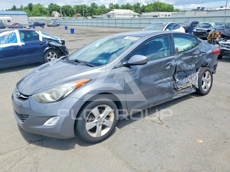 2013 Hyundai Elantra фото