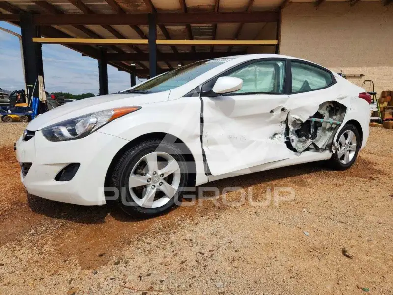 2013 Hyundai Elantra фото