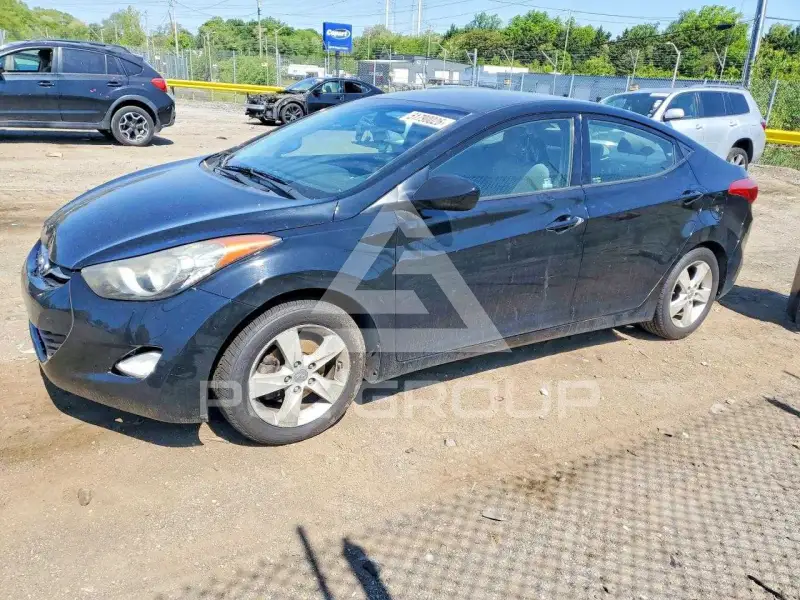 2013 Hyundai Elantra photo