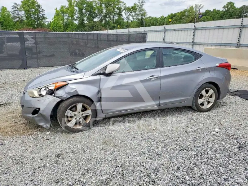 2013 Hyundai Elantra фото