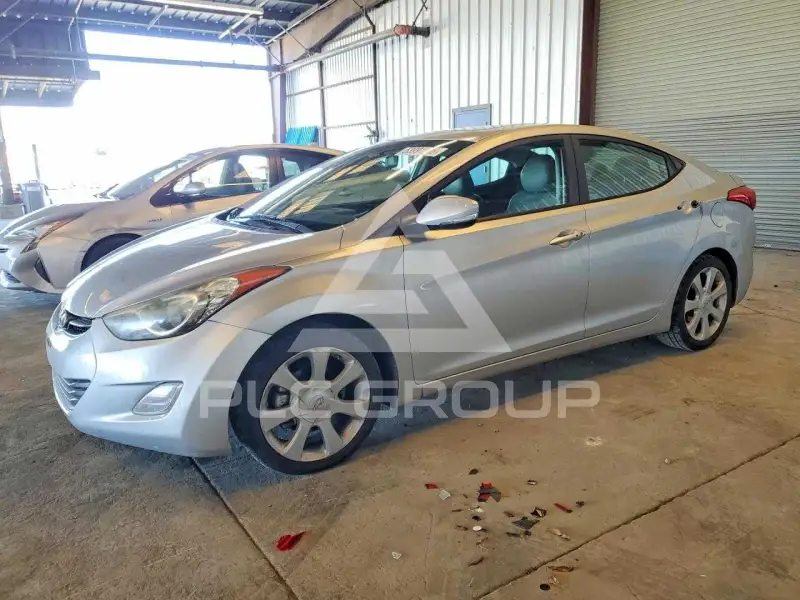 2013 Hyundai Elantra photo