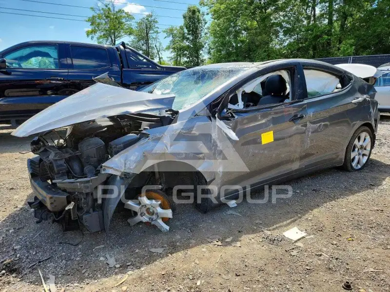 2013 Hyundai Elantra фото