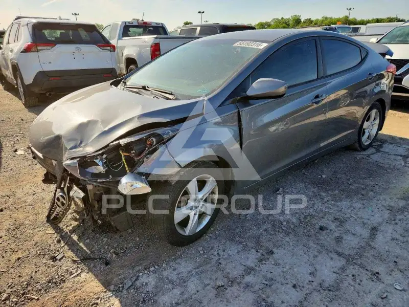 2013 Hyundai Elantra photo