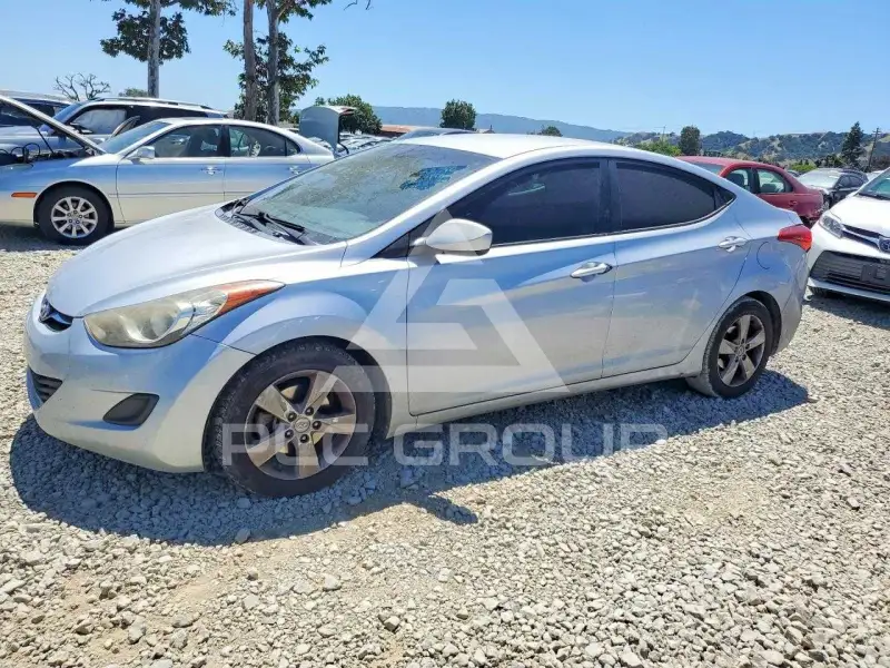 2013 Hyundai Elantra фото