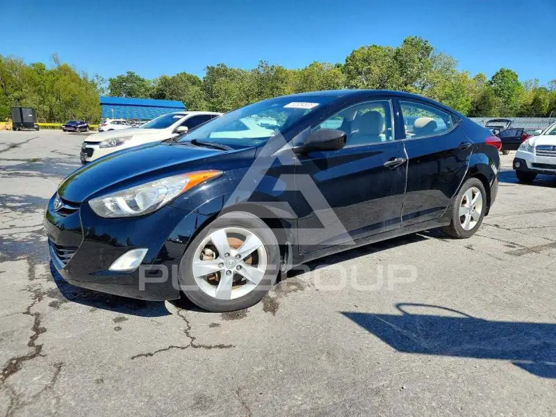 2013 Hyundai Elantra photo