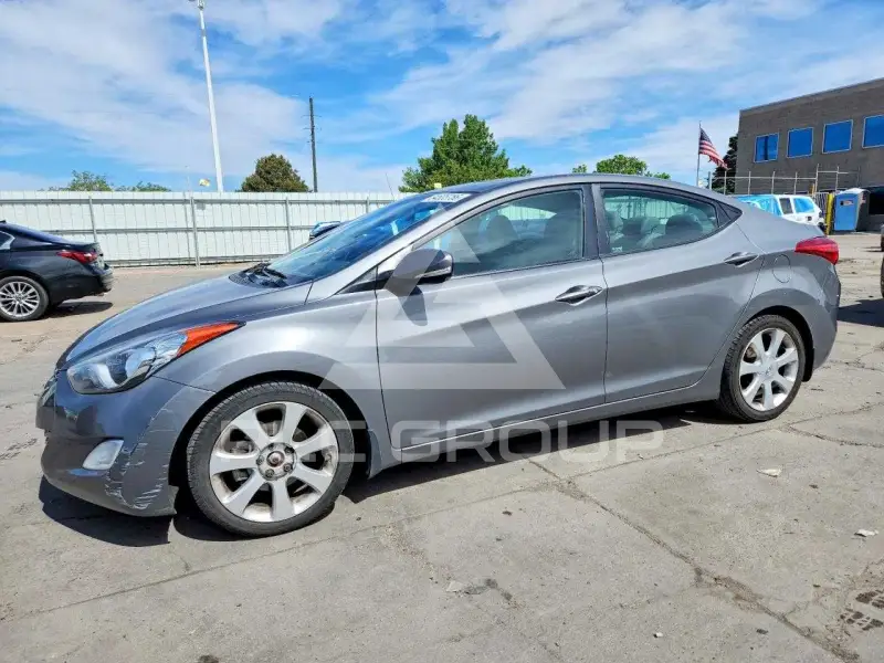 2013 Hyundai Elantra фото