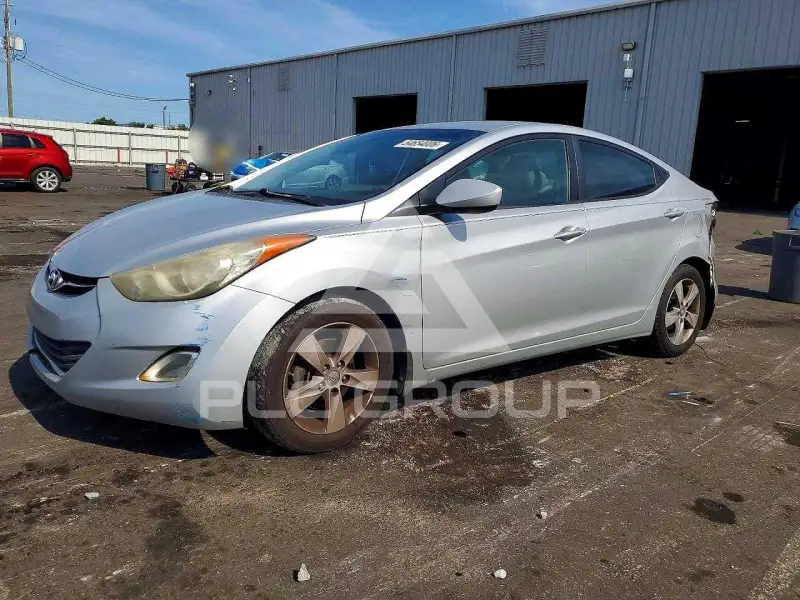 2013 Hyundai Elantra фото
