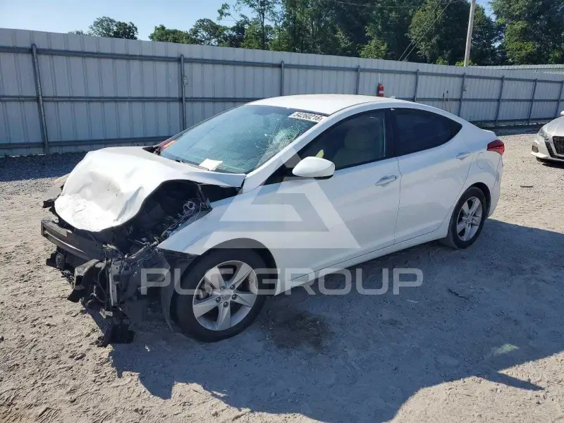 2013 Hyundai Elantra фото
