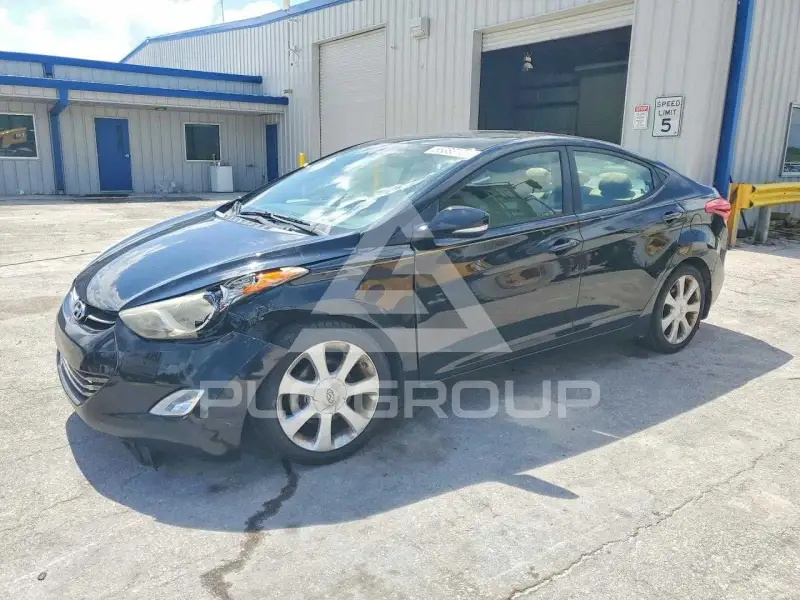 2013 Hyundai Elantra photo