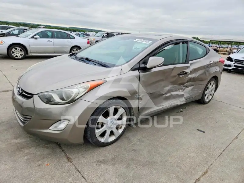 2013 Hyundai Elantra photo