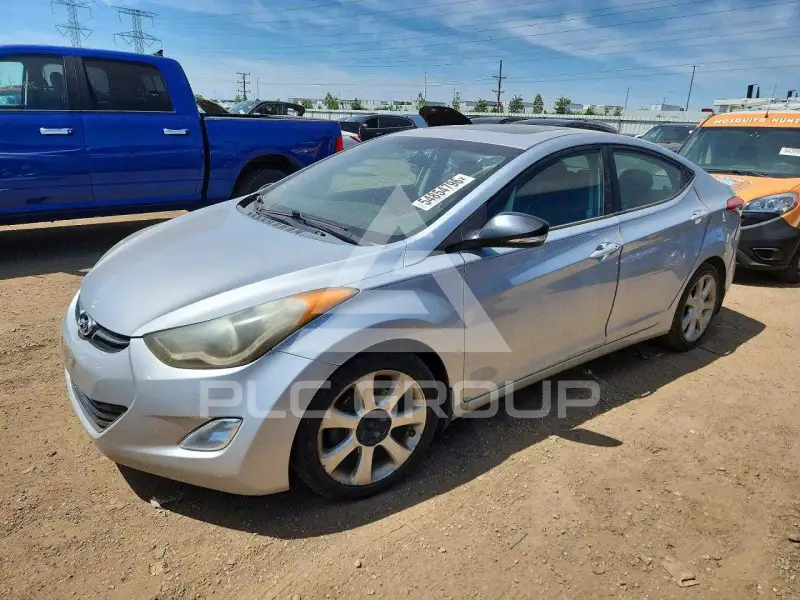 2013 Hyundai Elantra photo