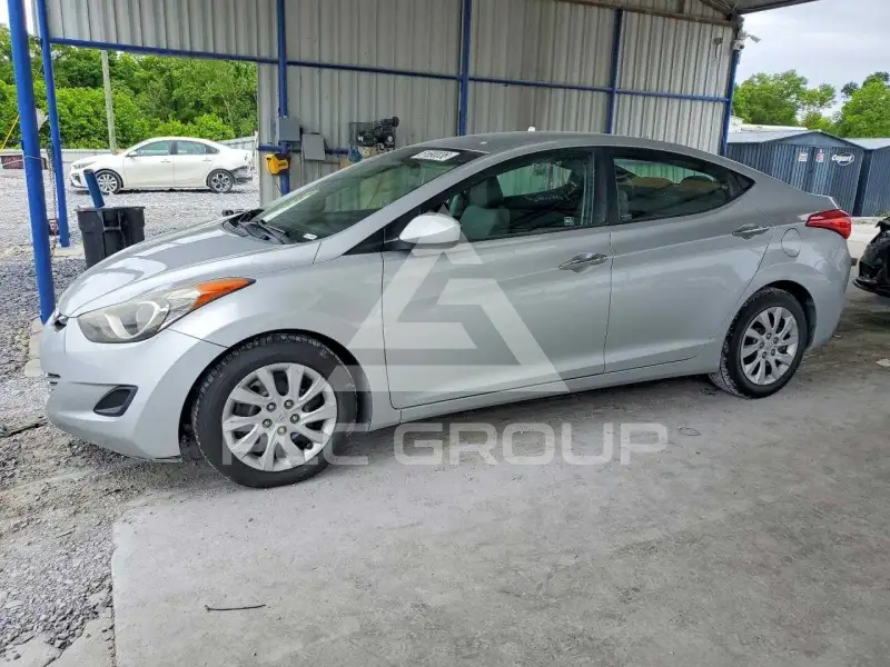2013 Hyundai Elantra фото
