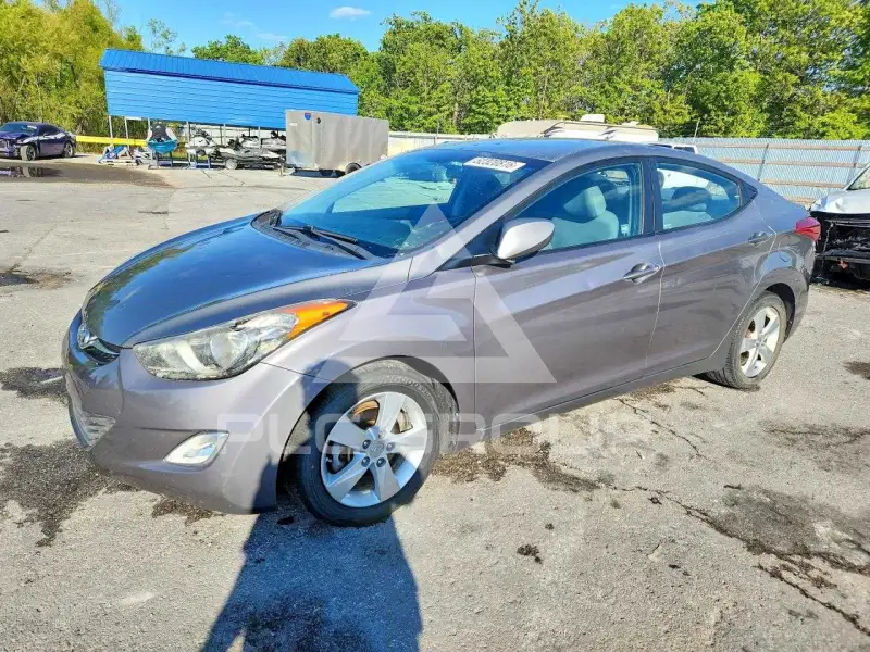 2013 Hyundai Elantra photo