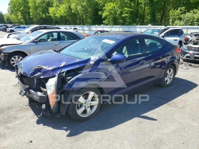 2013 Hyundai Elantra photo