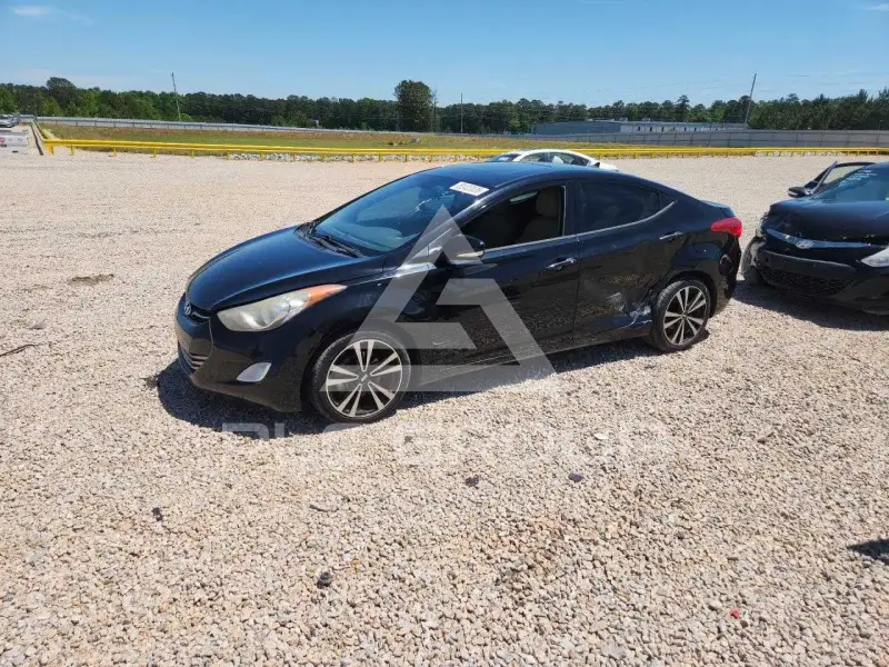 2013 Hyundai Elantra photo