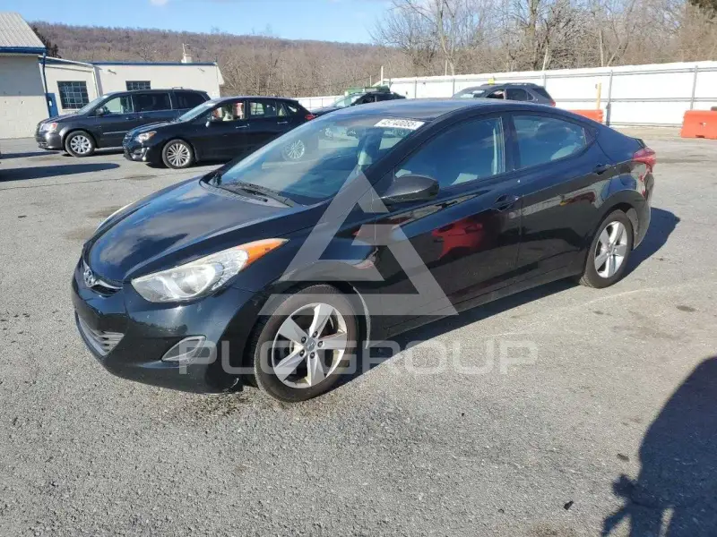 2013 Hyundai Elantra photo