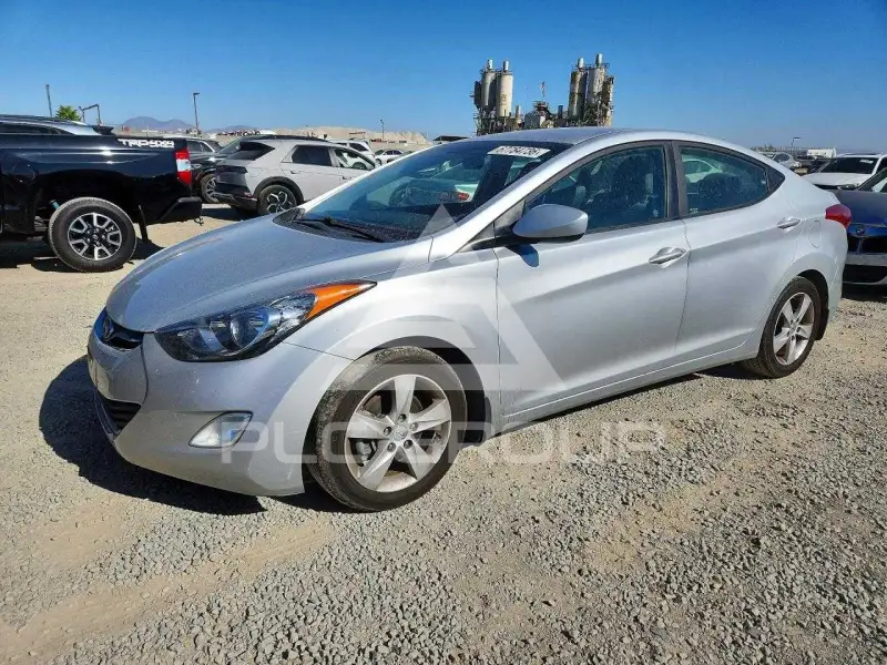 2013 Hyundai Elantra photo