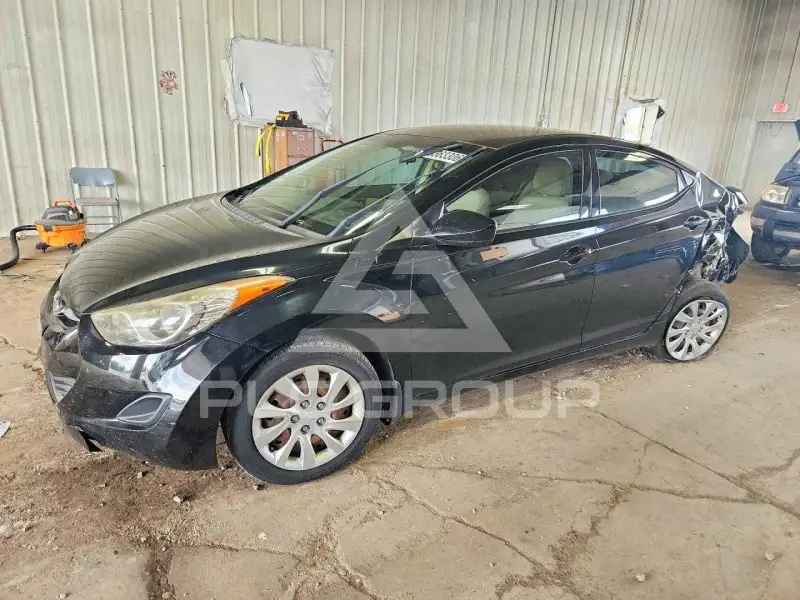 2013 Hyundai Elantra photo