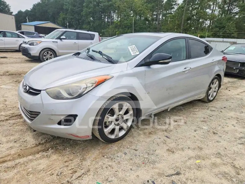 2013 Hyundai Elantra photo