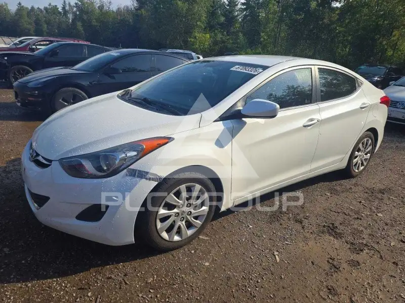 2013 Hyundai Elantra photo