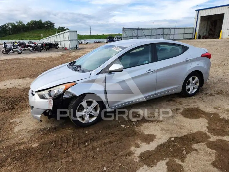 2013 Hyundai Elantra photo