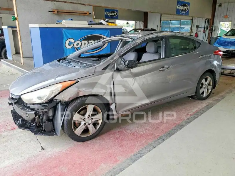 2013 Hyundai Elantra фото
