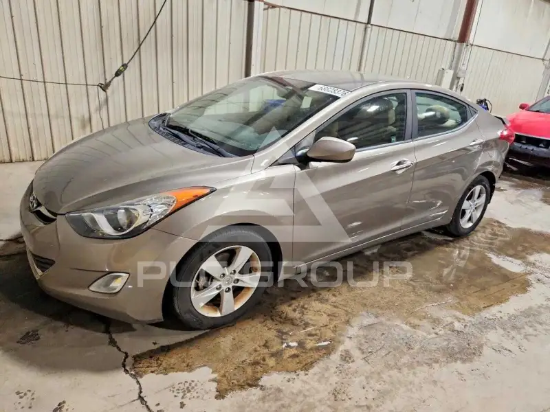 2013 Hyundai Elantra photo