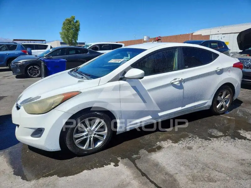 2013 Hyundai Elantra photo