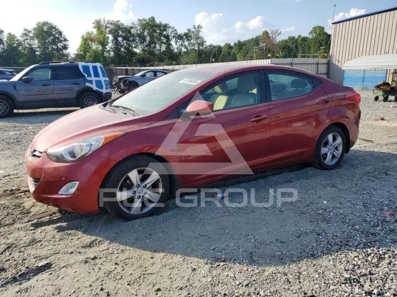 2013 Hyundai Elantra photo