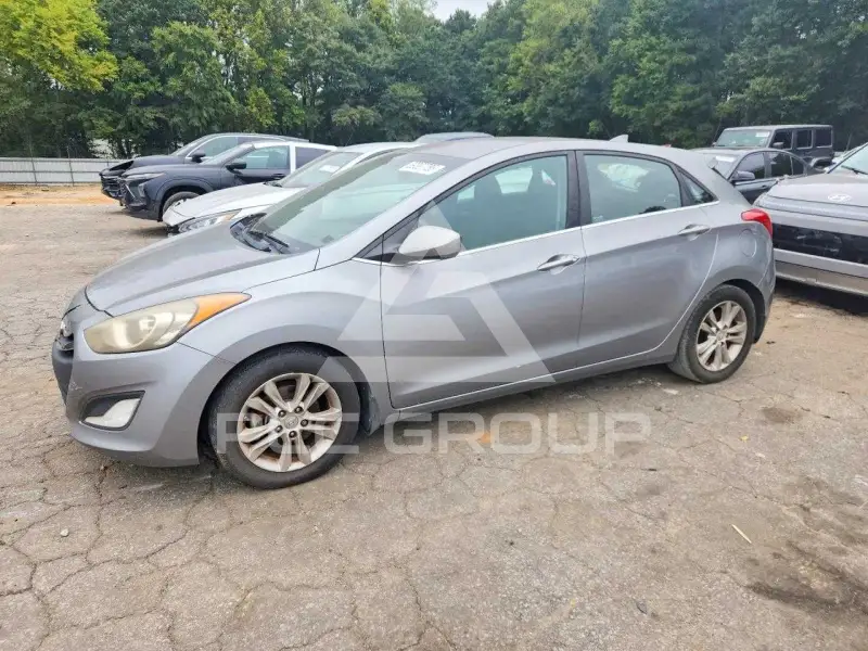 2013 Hyundai Elantra photo
