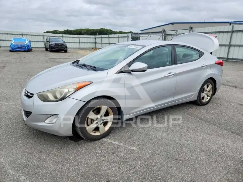 2013 Hyundai Elantra фото