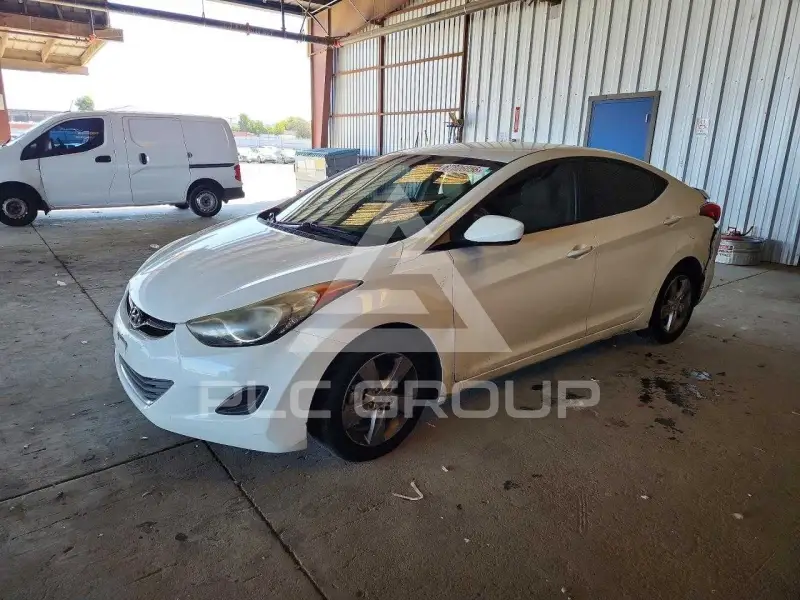 2013 Hyundai Elantra photo