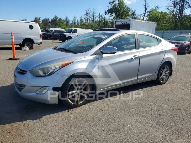 2013 Hyundai Elantra фото