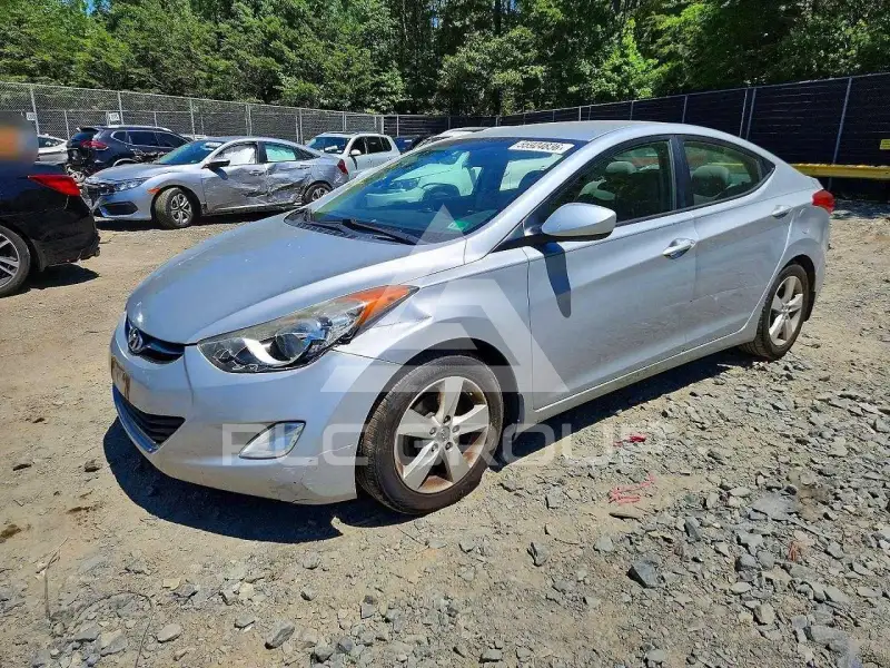 2013 Hyundai Elantra photo