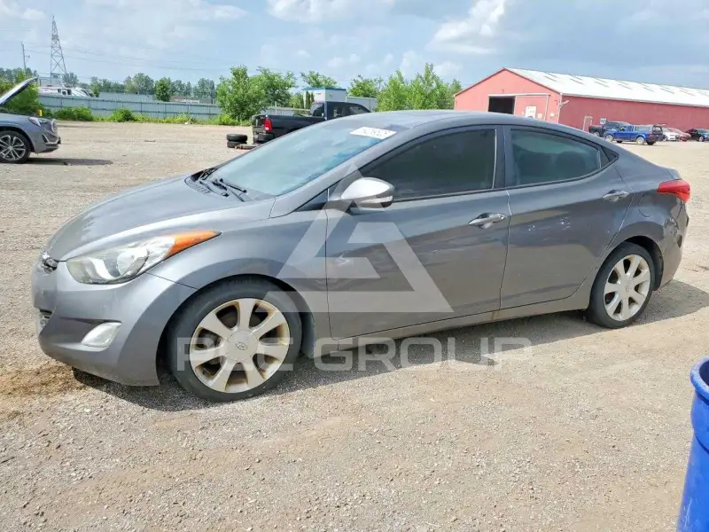 2013 Hyundai Elantra photo