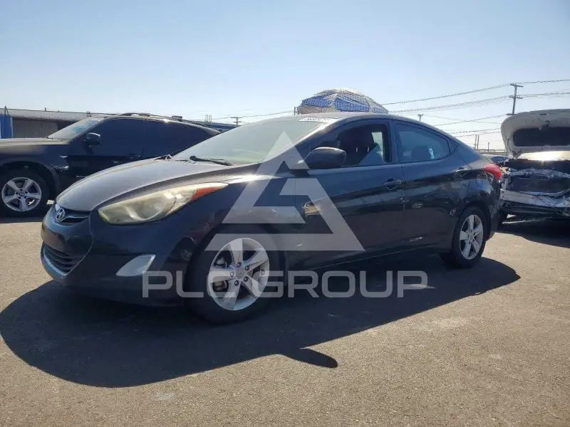 2013 Hyundai Elantra photo