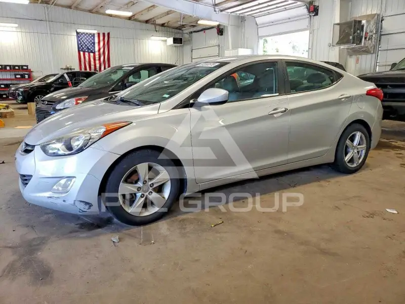 2013 Hyundai Elantra фото
