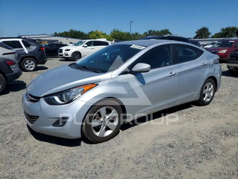 2013 Hyundai Elantra photo