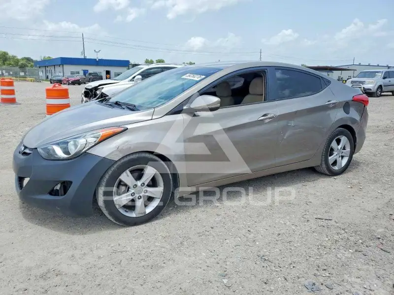 2013 Hyundai Elantra фото