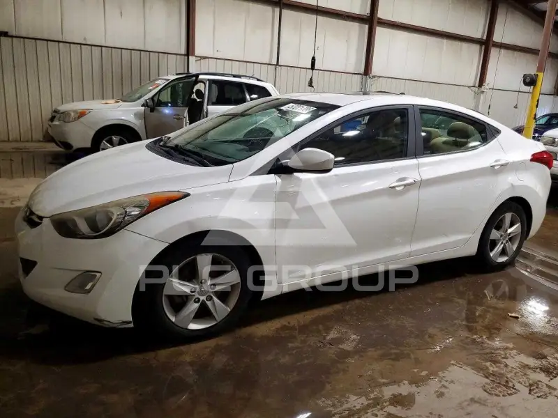 2013 Hyundai Elantra фото