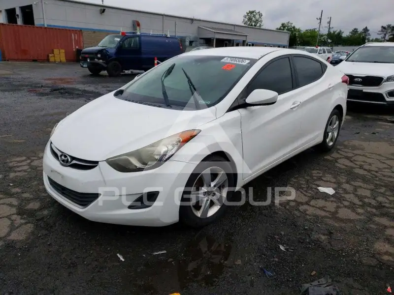2013 Hyundai Elantra фото