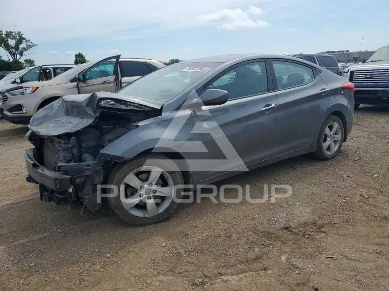 2013 Hyundai Elantra photo