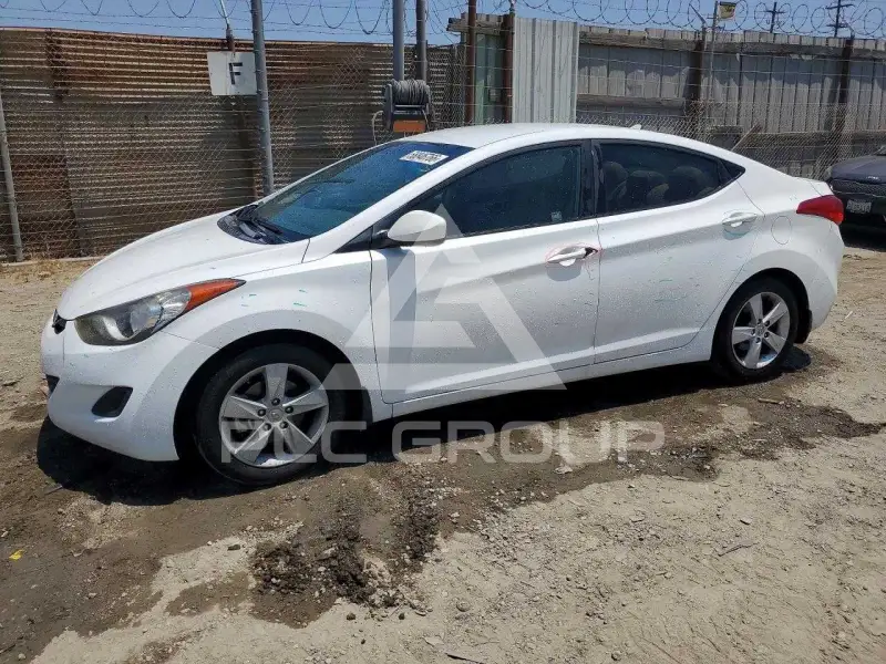 2013 Hyundai Elantra фото