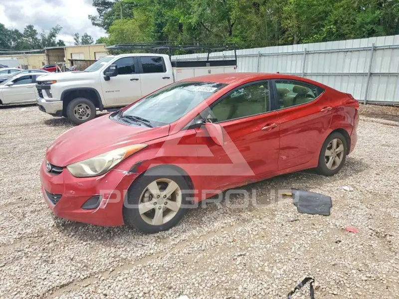 2013 Hyundai Elantra photo