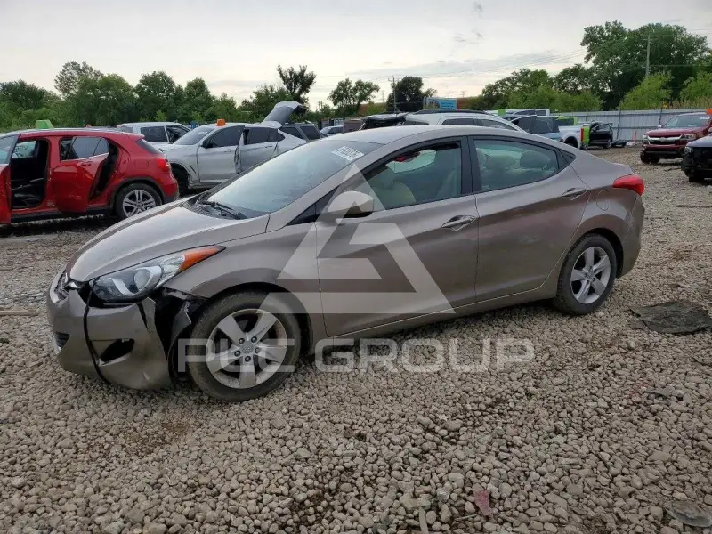 2013 Hyundai Elantra photo