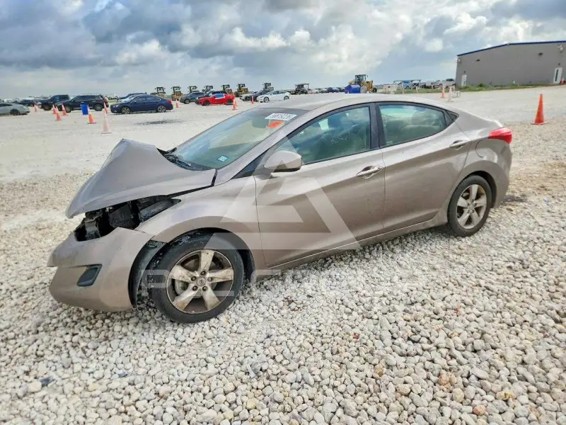 2013 Hyundai Elantra фото