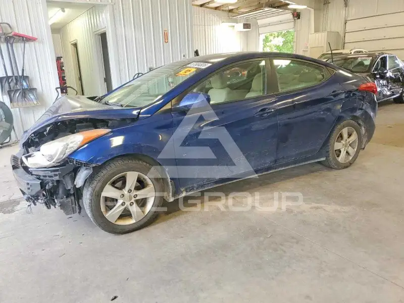 2013 Hyundai Elantra photo