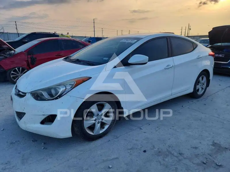 2013 Hyundai Elantra фото