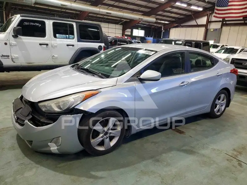 2013 Hyundai Elantra photo