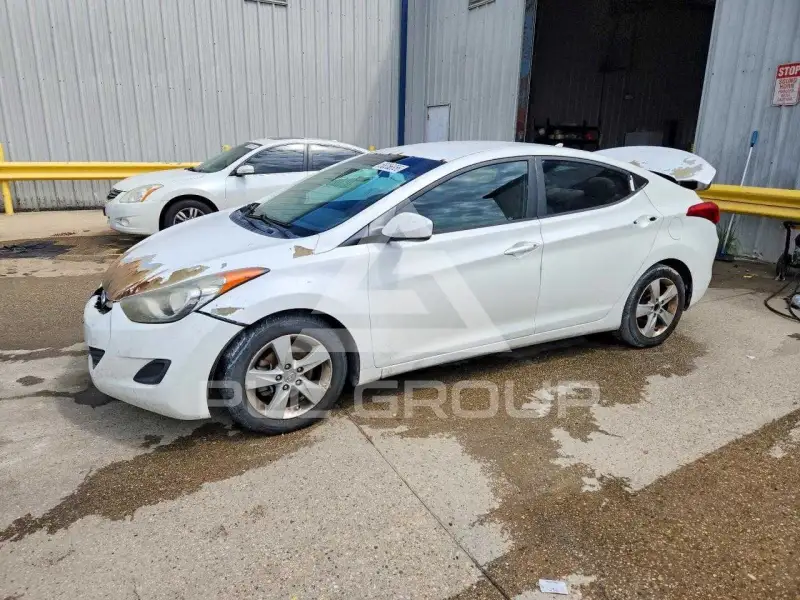 2013 Hyundai Elantra photo
